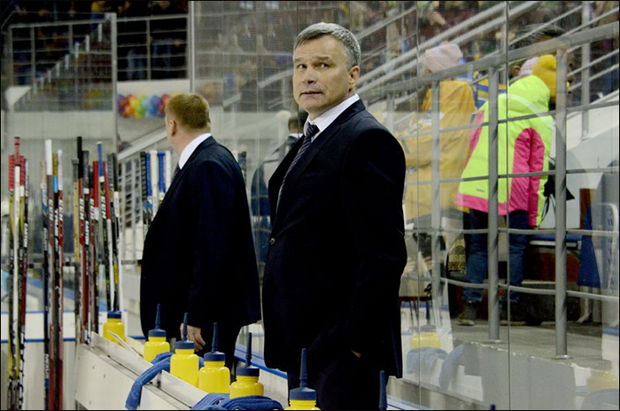 Сидоренко на скамейке-текст.jpg